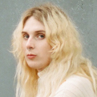 Laura Les